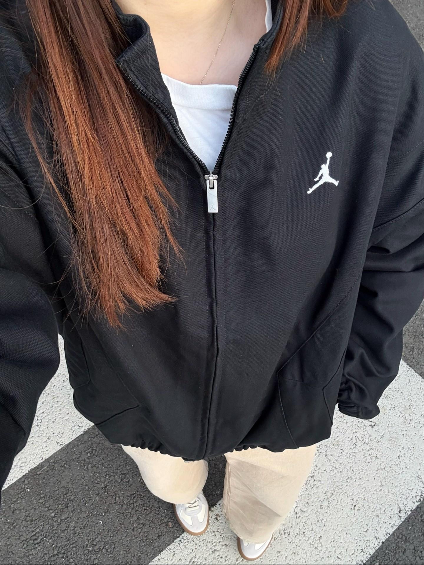 早秋街头OOTD|黑外套+百乐鞋松弛感拉满🖤
